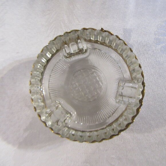 Vintage Ashray In decorative Metal - Picture 11 of 11